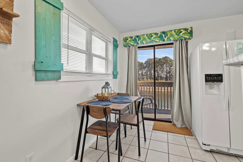 Lots of natural light throughout!