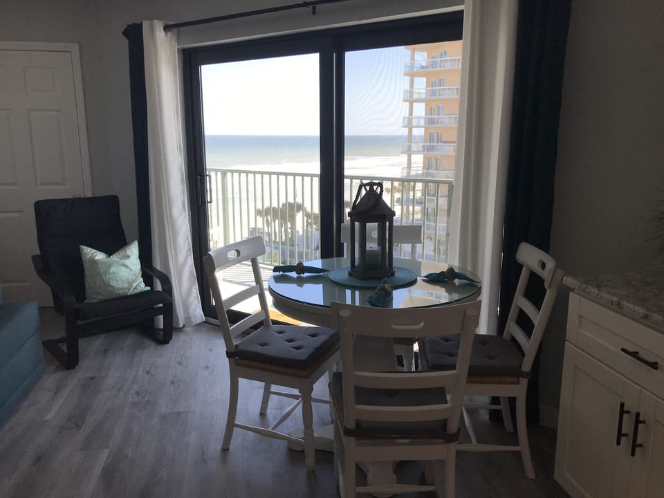 Beautiful ocean view while sitting at meal time!