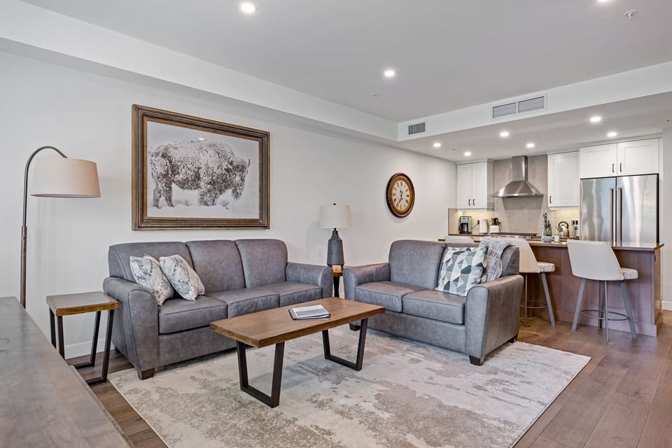 Living area - leather sofa and love seat