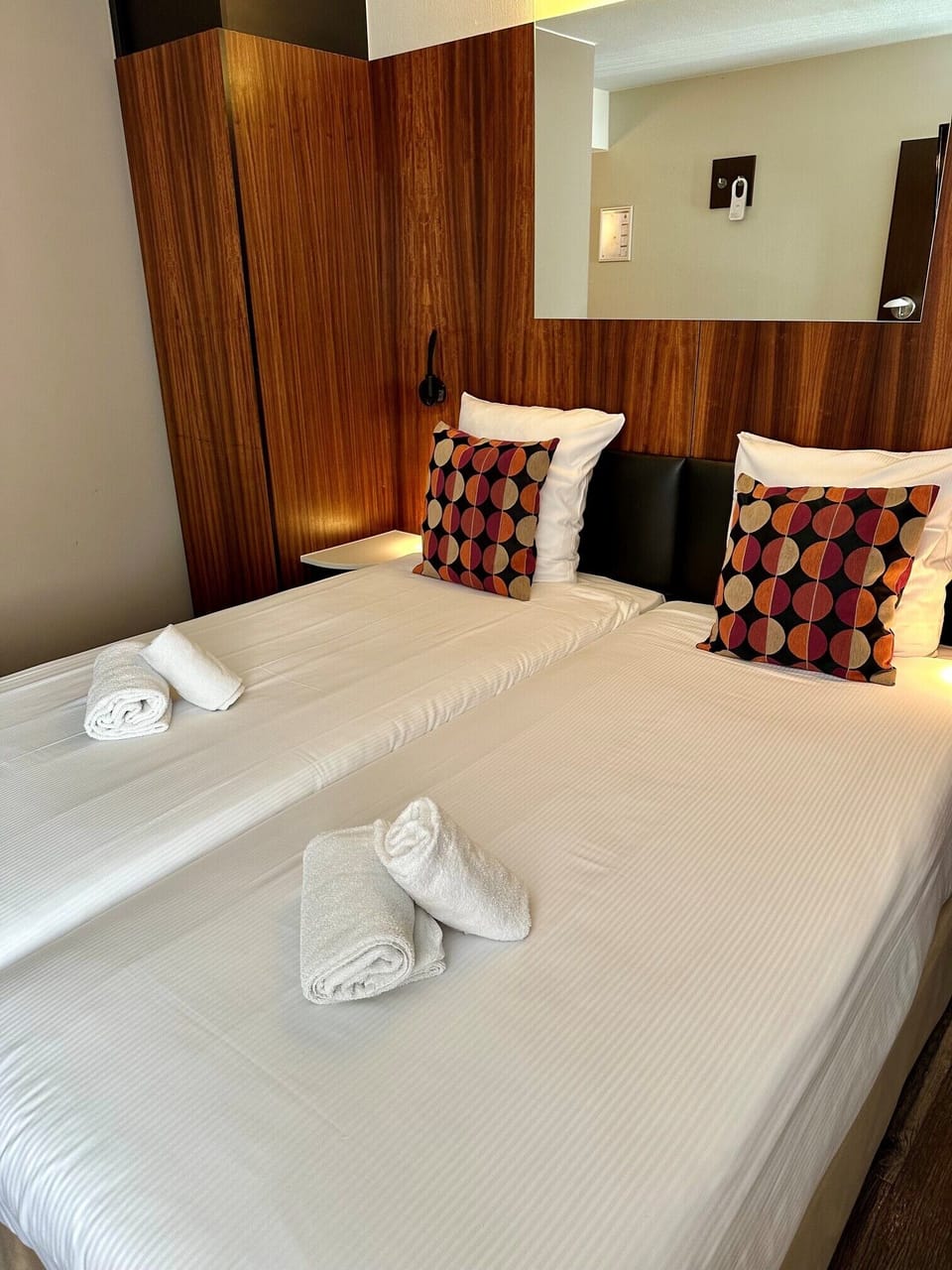 Comfort Twin Room | Desk, blackout drapes, iron/ironing board (on request), WiFi (free)