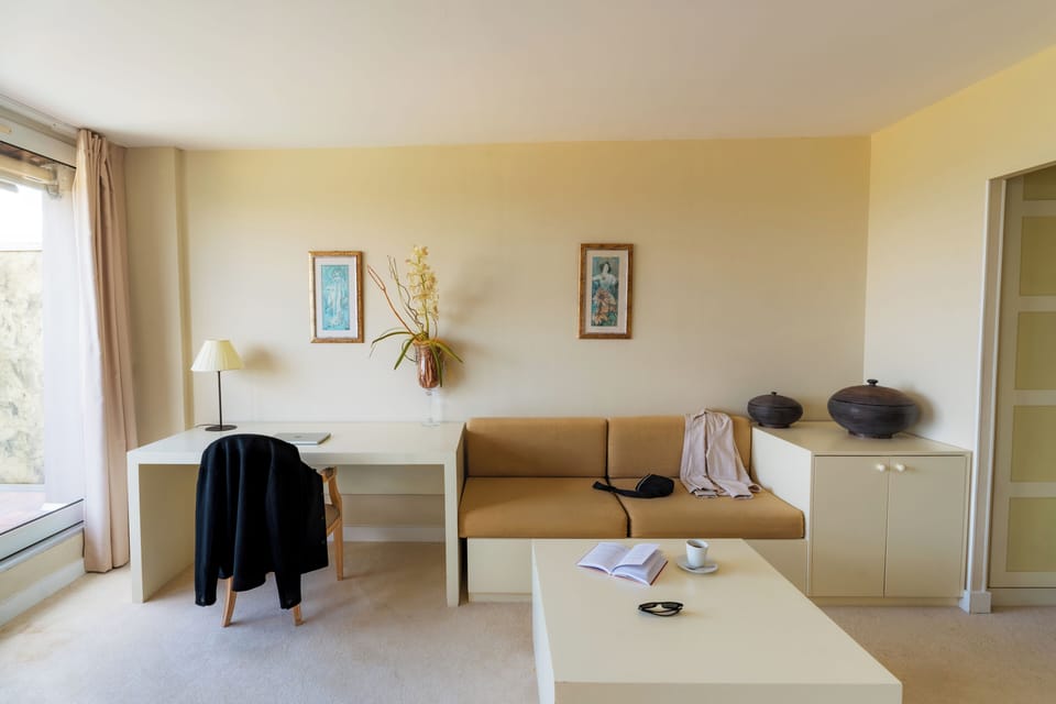 Suite Junior avec pdj et avec accès Spa 2H | In-room safe, desk, blackout drapes, soundproofing