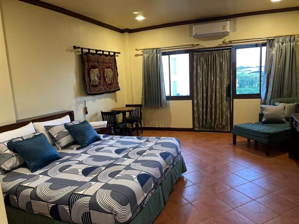 Superior Double Room, 1 King Bed, Balcony, City View | In-room safe, free WiFi