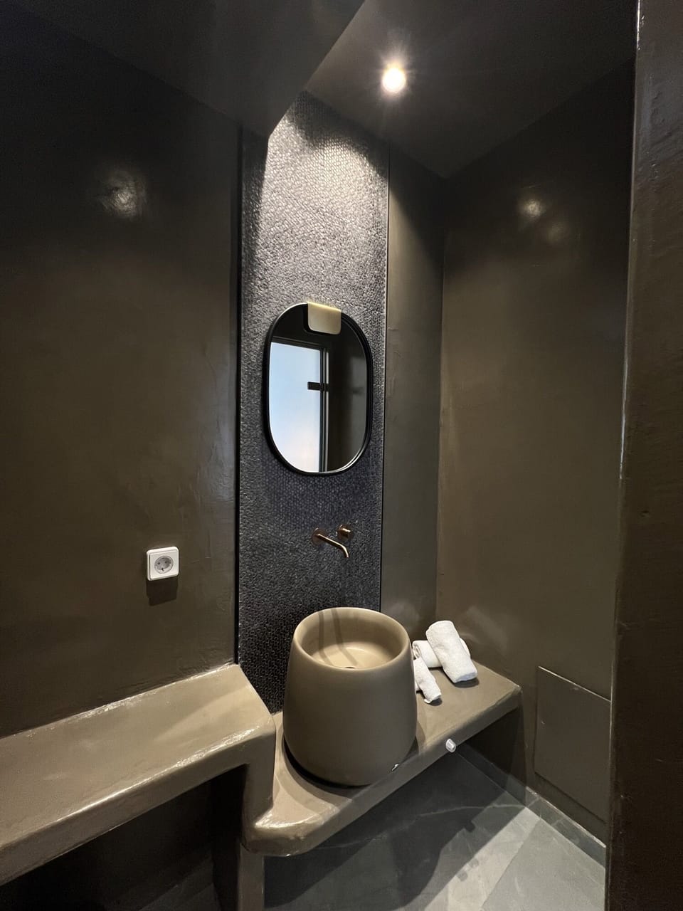 Superior Suite, Jetted Tub, Sea View | Bathroom | Shower, free toiletries, hair dryer, towels