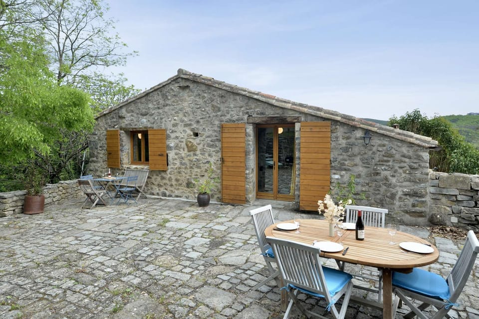 Outdoor area - garden furniture
