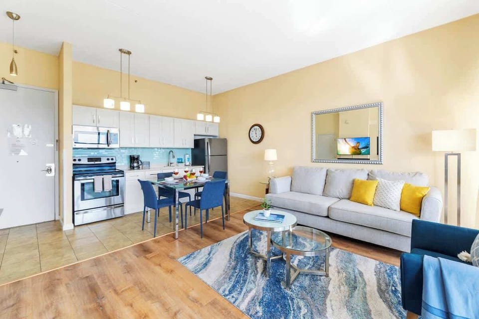 Living room and kitchen. Dining table up to 4 people 