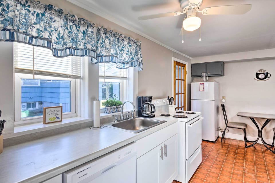 Fully Equipped Kitchen | Cooking Basics | Complimentary Spices