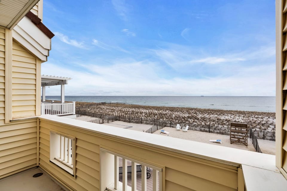 Balcony off of the master bedroom study.