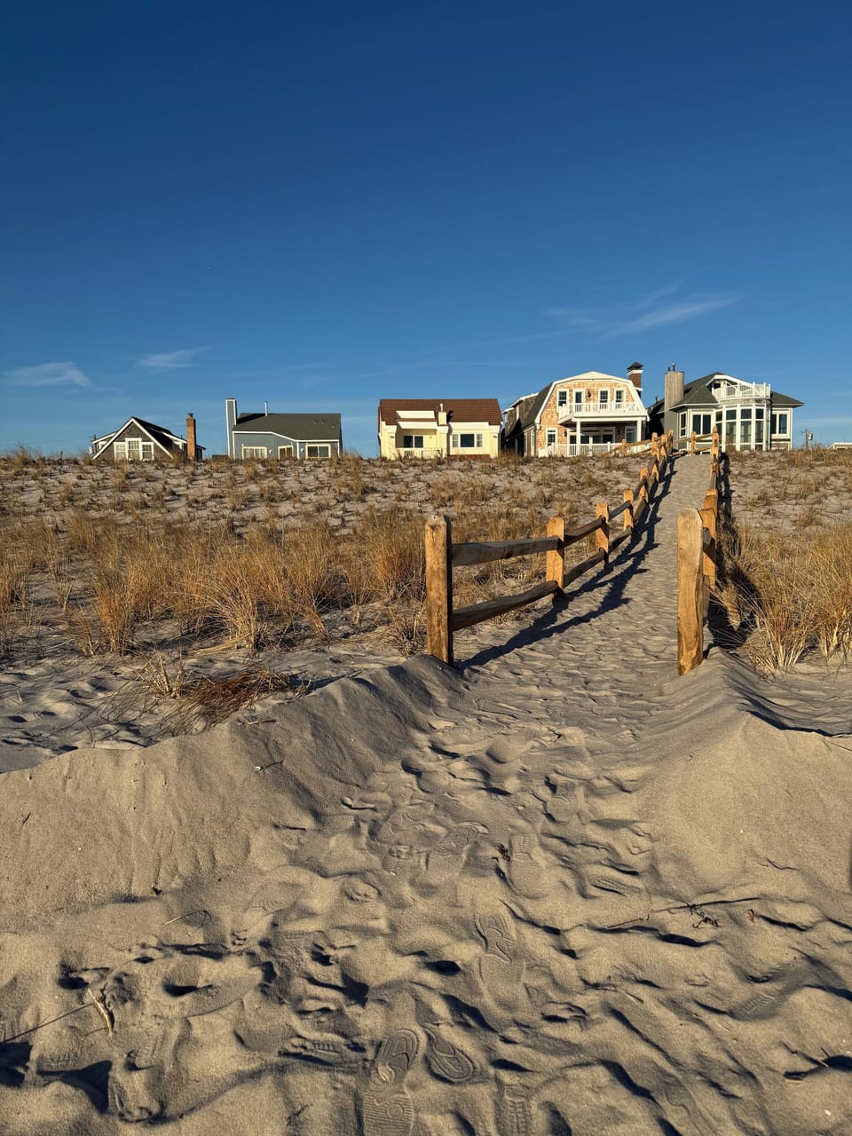 Direct beach access over the dune.
