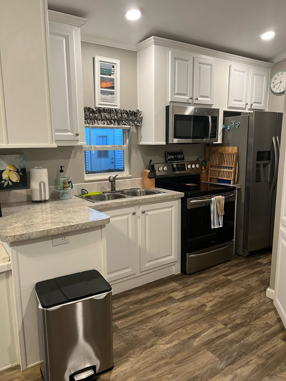 Kitchen with all the essentials needed and then some. Keurig with pod or brew