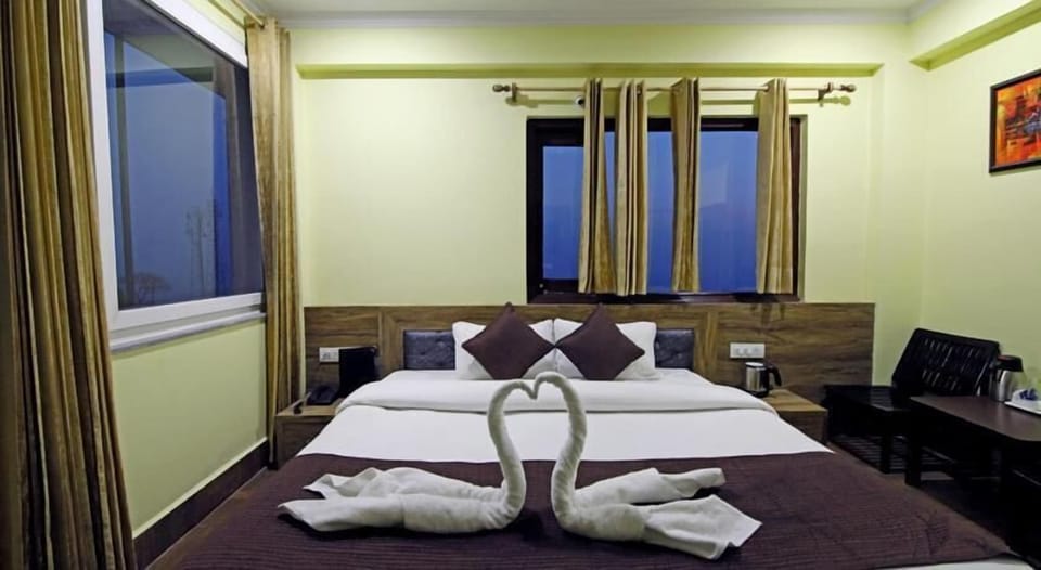 Deluxe Room | Individually decorated, individually furnished, laptop workspace