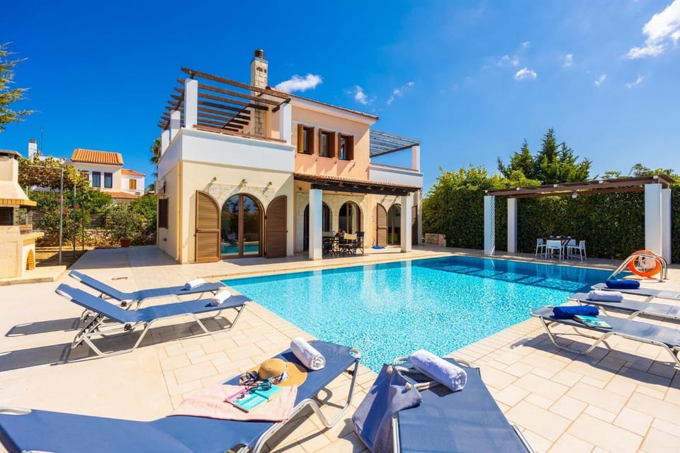 Beautiful villa with private pool and terrace
