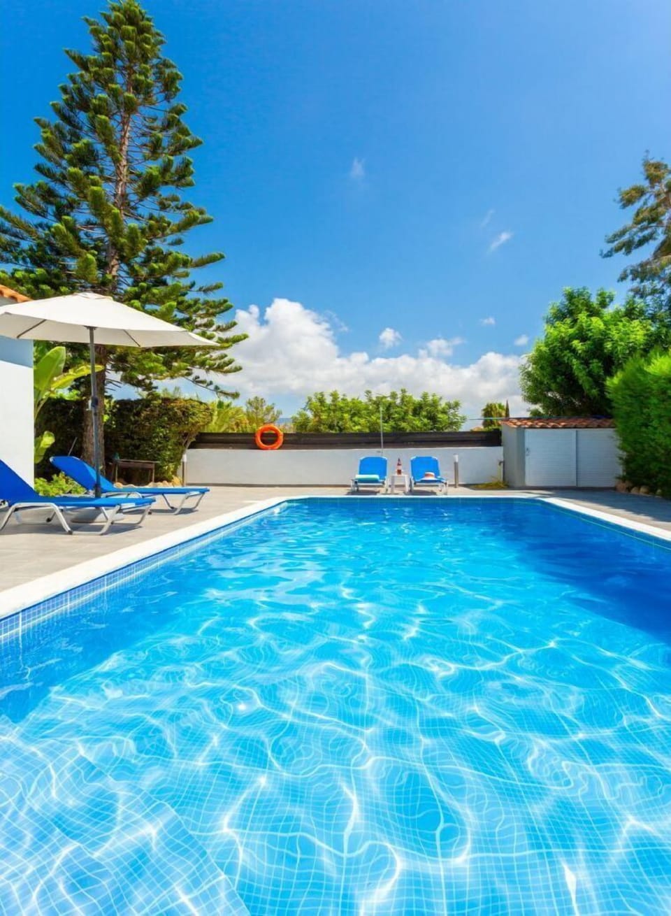 Private pool and terrace