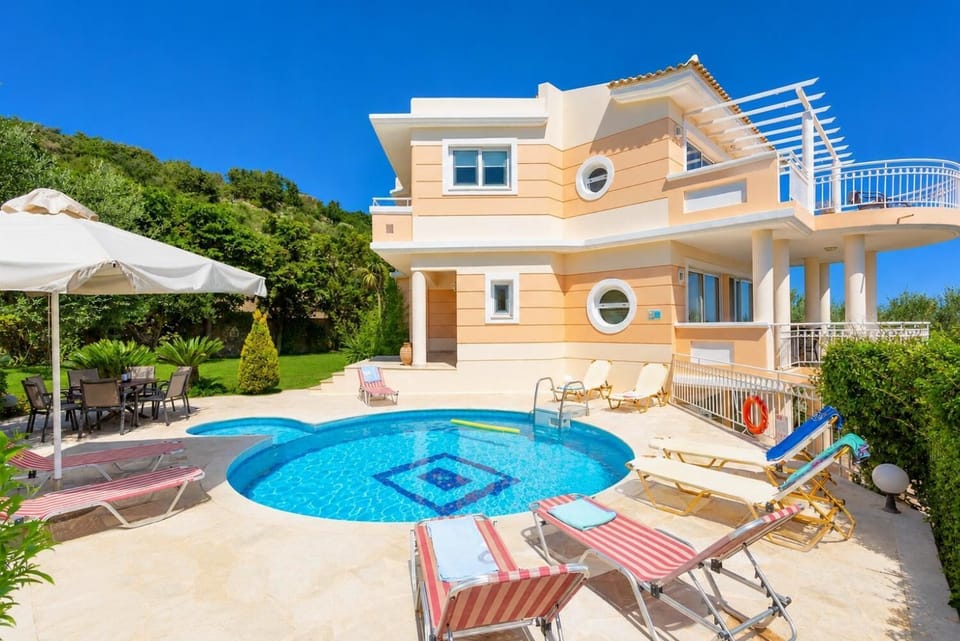 Beautiful villa with private pool and terrace