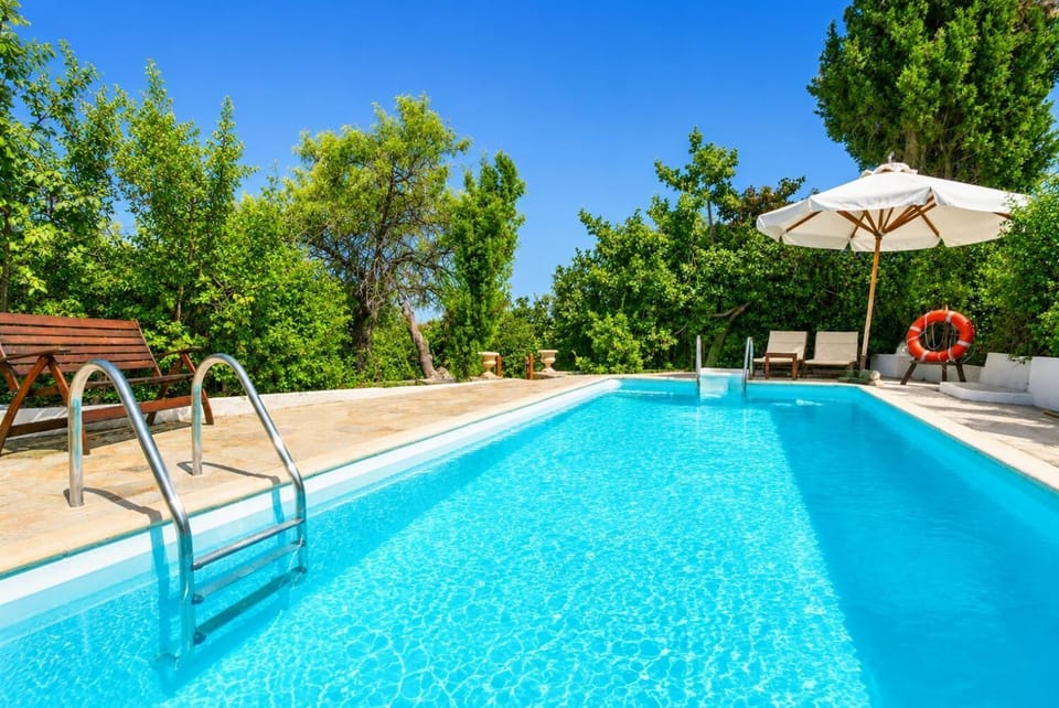 Private pool and terrace