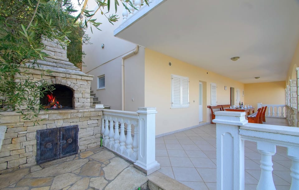 House (Four Bedroom House with Pool) | Terrace/patio