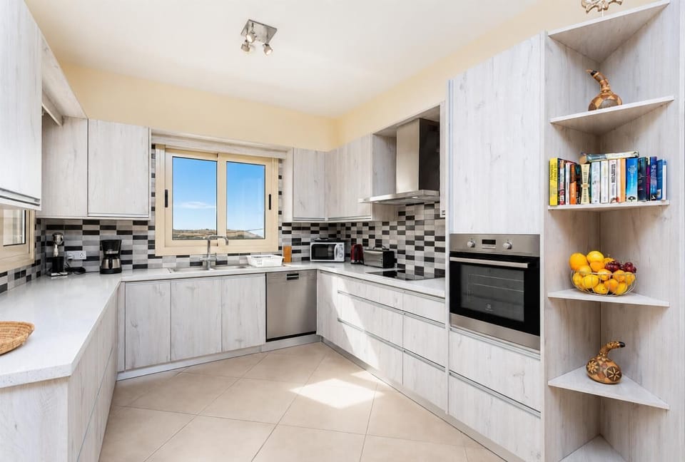 Equipped kitchen on ground floor