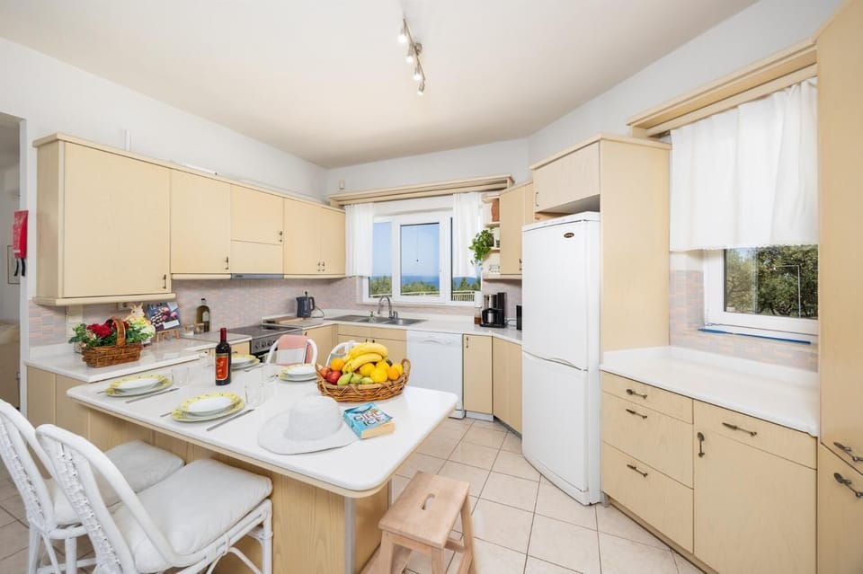 Equipped kitchen
