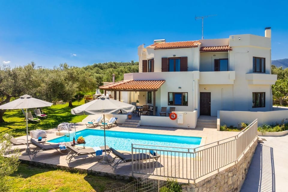 Beautiful villa with private pool and terrace with sea views