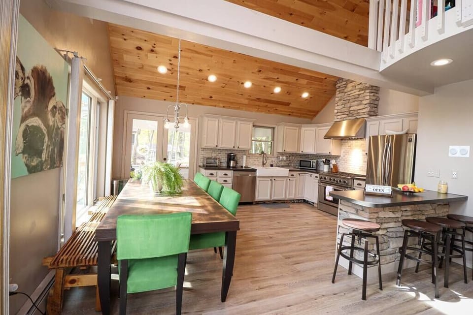 Large dinning room table for the whole family to enjoy.