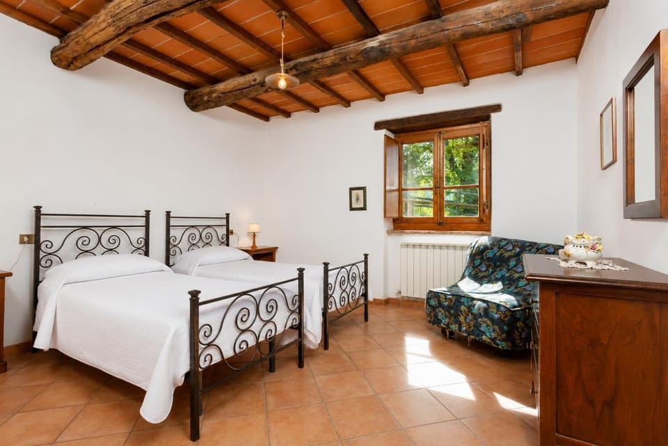 Twin bedroom