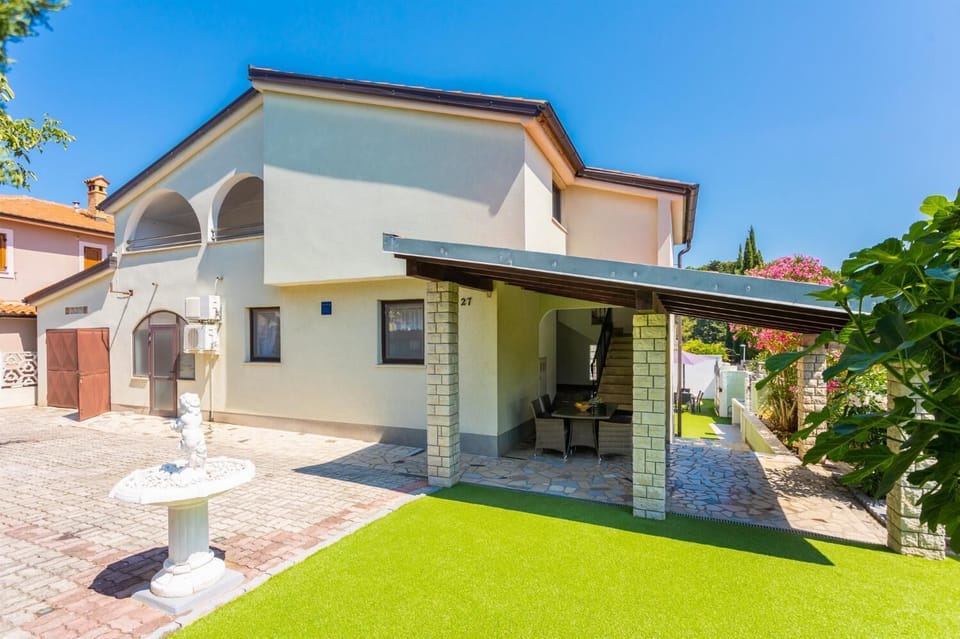 Beautiful villa with private pool and terrace