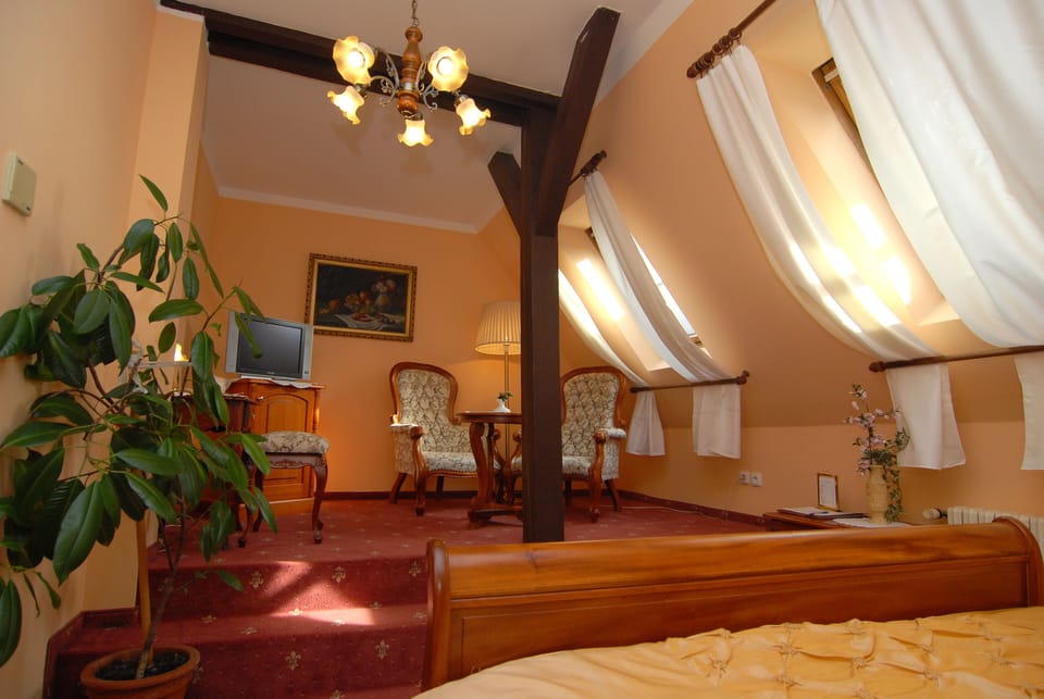Superior Double Room | Hypo-allergenic bedding, minibar, in-room safe, free WiFi