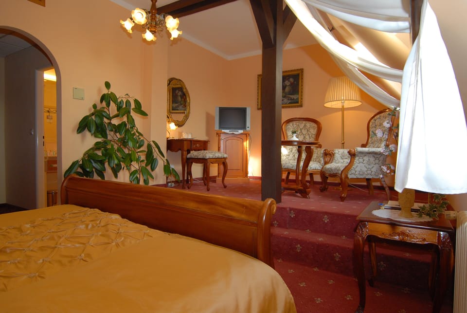 Superior Double Room | Hypo-allergenic bedding, minibar, in-room safe, free WiFi
