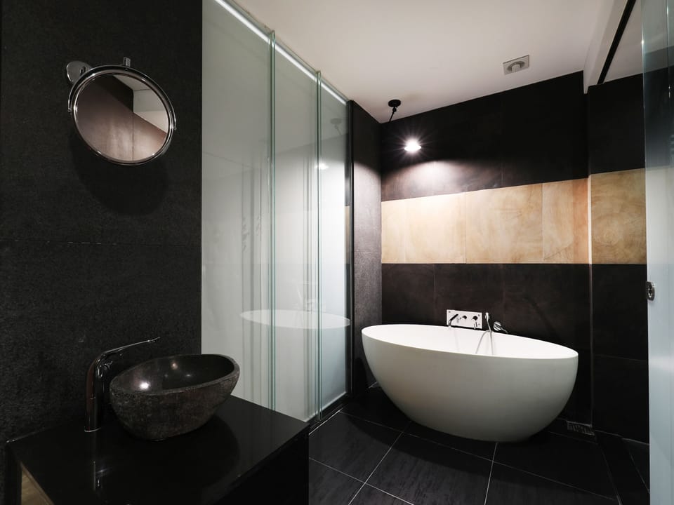 Deluxe Room | Bathroom | Separate tub and shower, hair dryer, bathrobes, bidet