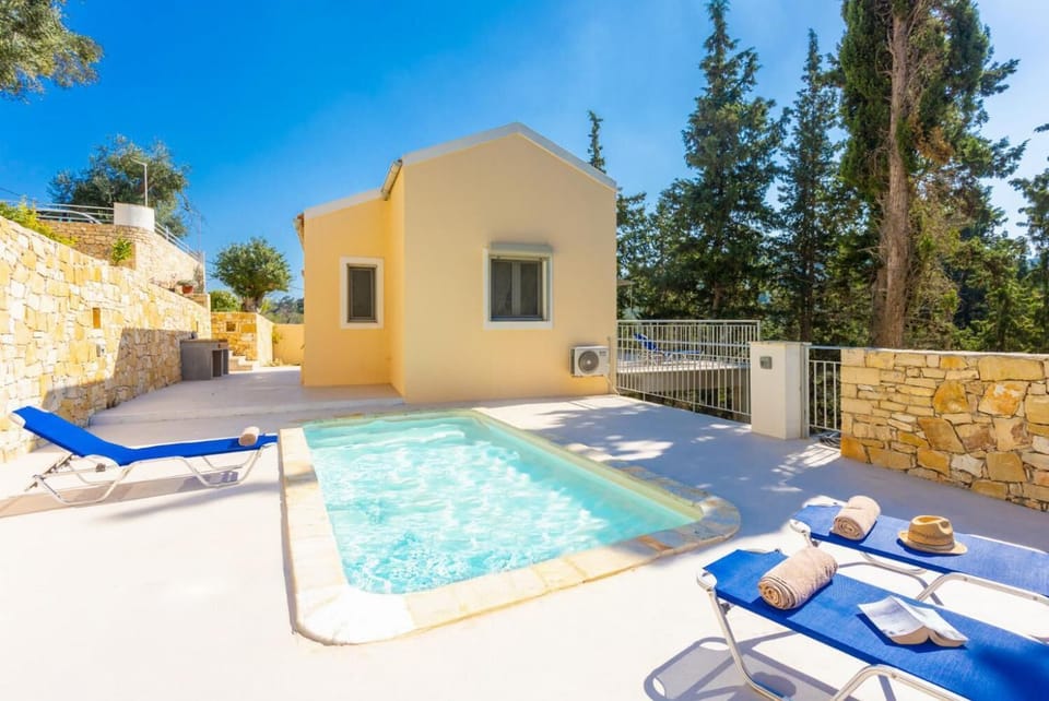 Private pool and terrace