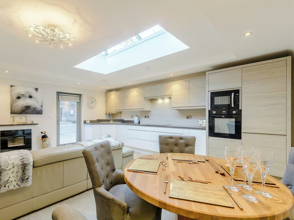 Open plan living space | Friars Corner, Richmond