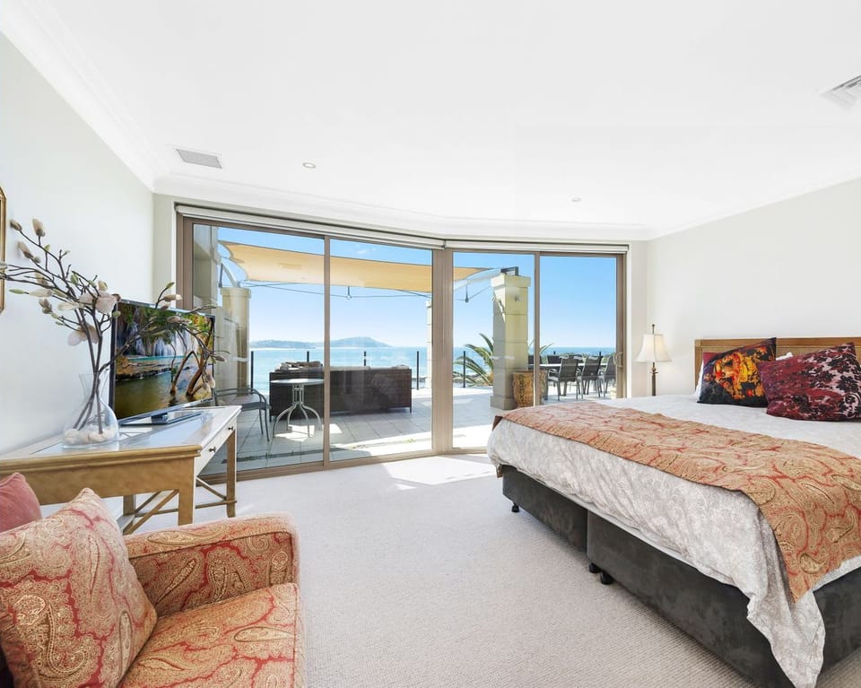 master bedroom - king bed ensuite - ocean views