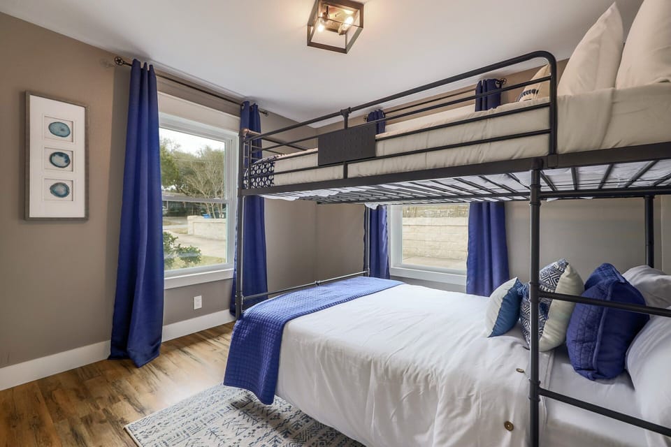 Bedroom 2 - Queen over Queen bunks - sleeps 4