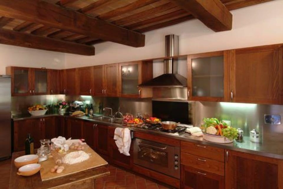 Wood, Room, Property, Interior Design, Hardwood, Wood Stain, Ceiling, Countertop, Cupboard, Kitchen
