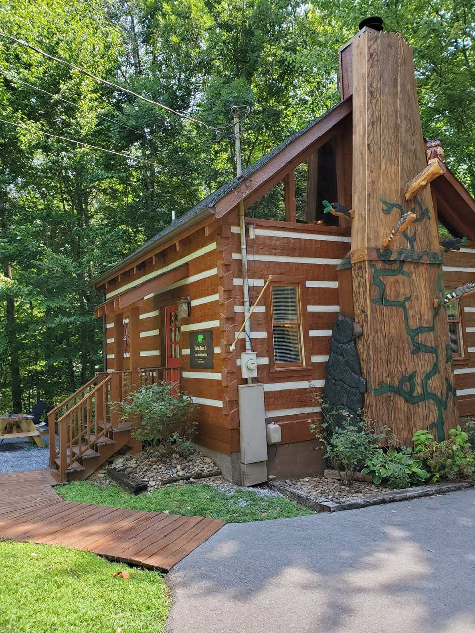 Carvings by a local artisan add a special touch to the cabin!