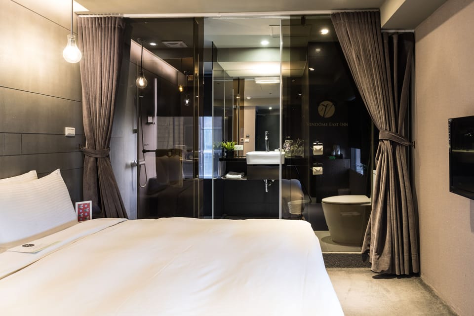 Superior Room, 1 Double Bed | Desk, iron/ironing board (on request), WiFi (free), bed sheets