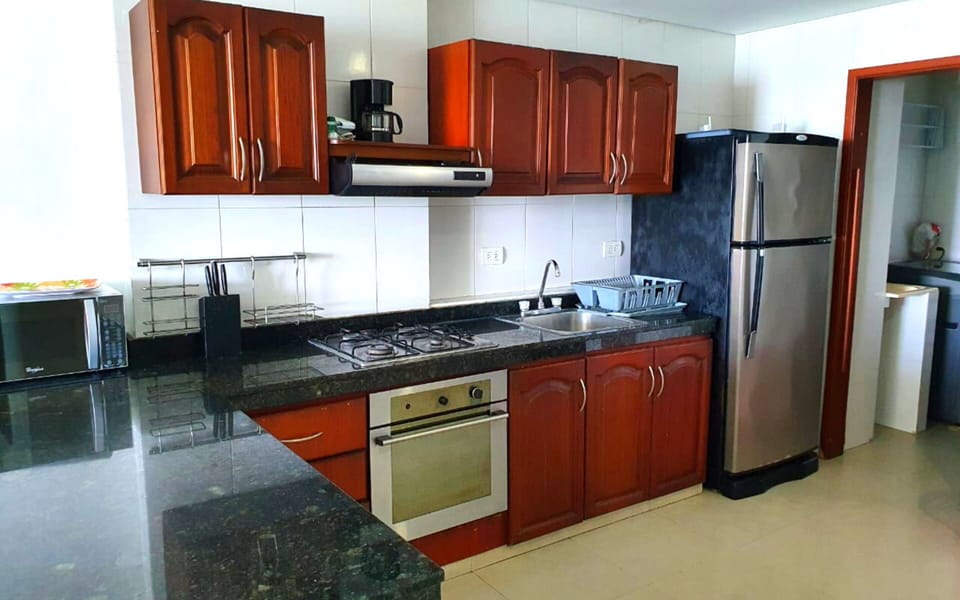 Basic Apartment | Private kitchen | Oven