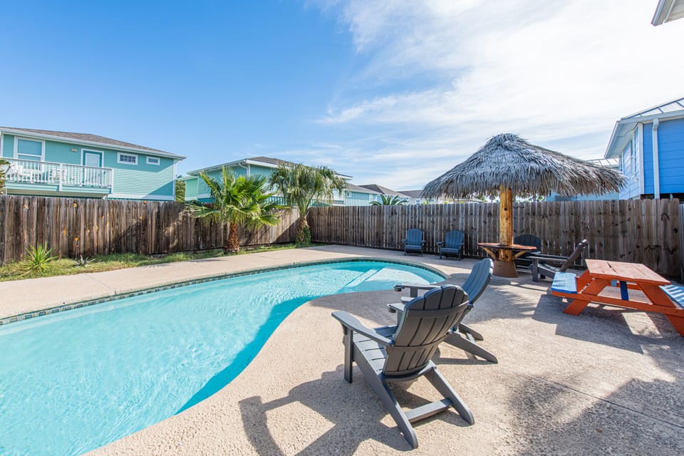 Private Pool & Palapa
