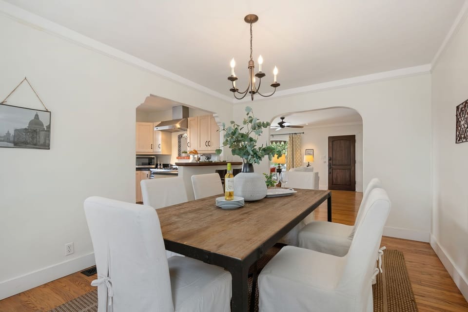 Spacious and elegant dining room