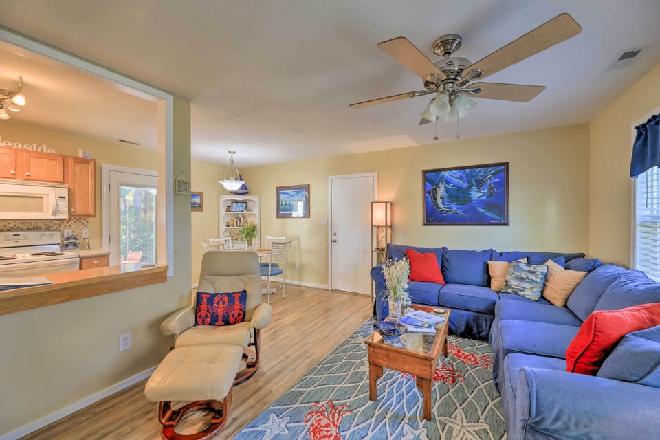 Living Room | Central Air Conditioning/Heat