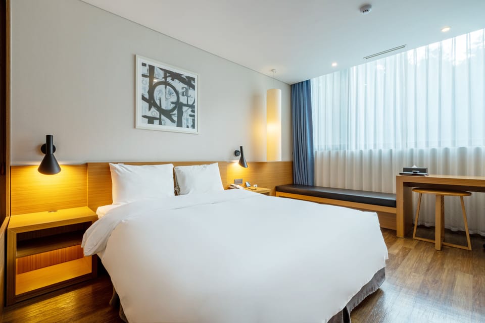 Deluxe Double Room | In-room safe, individually decorated, individually furnished, desk