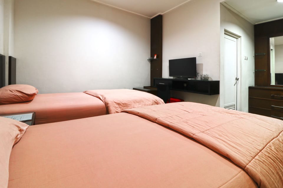 Deluxe Twin Room | Free WiFi, bed sheets