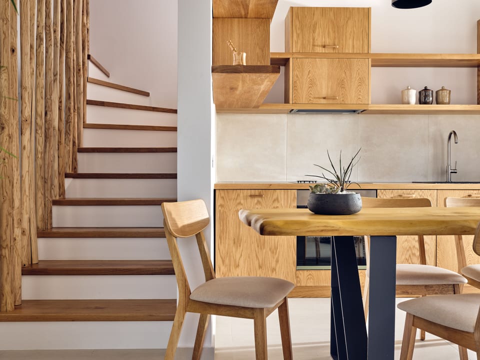 The bright & well-equipped kitchen is perfect for culinary gatherings.