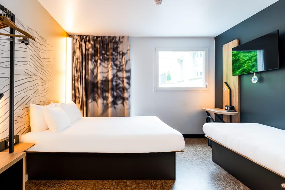 Triple Room | Desk, soundproofing, free WiFi, bed sheets
