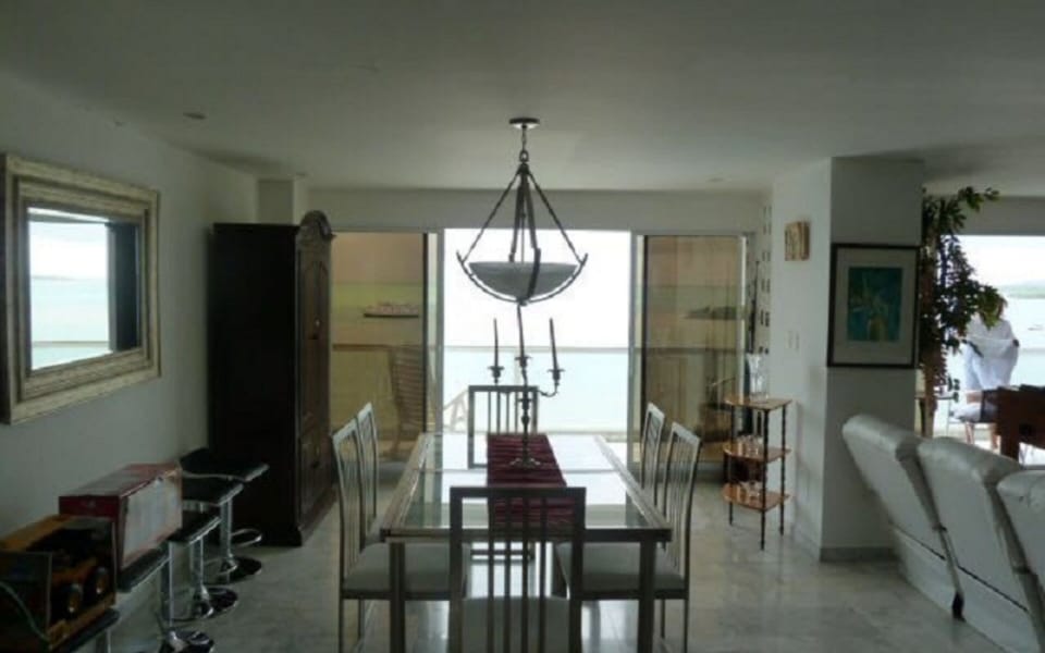 Deluxe Apartment | Dining room