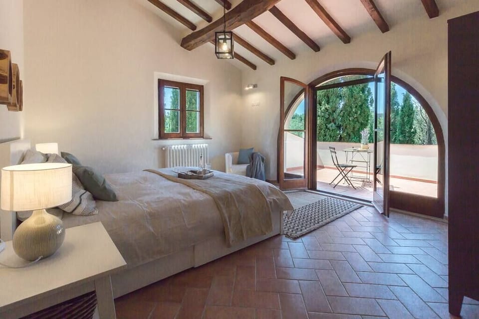 Bedroom with Private Balcony, Tuscana Suite