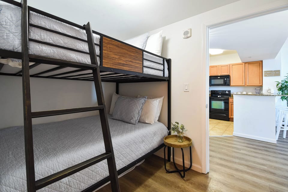 The Palms of Destin 1612 - Guest Bedroom