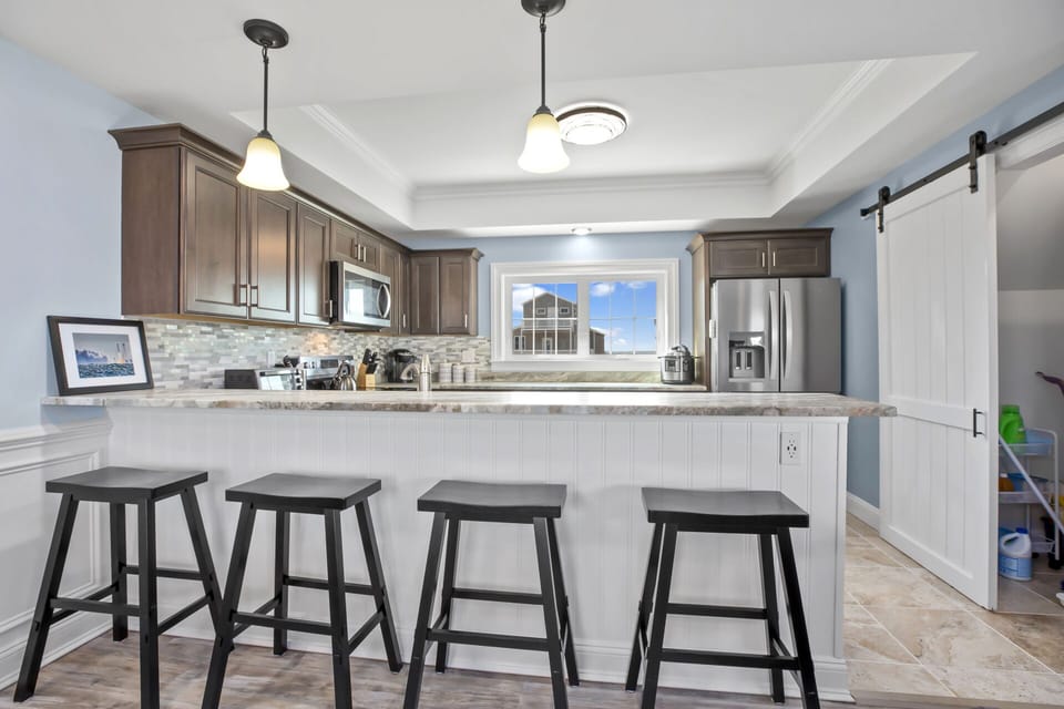 Grab a quick bite at the Breakfast Bar before hitting the Beach.