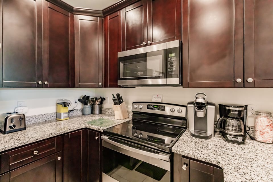 Kitchen -  Lots of extras!