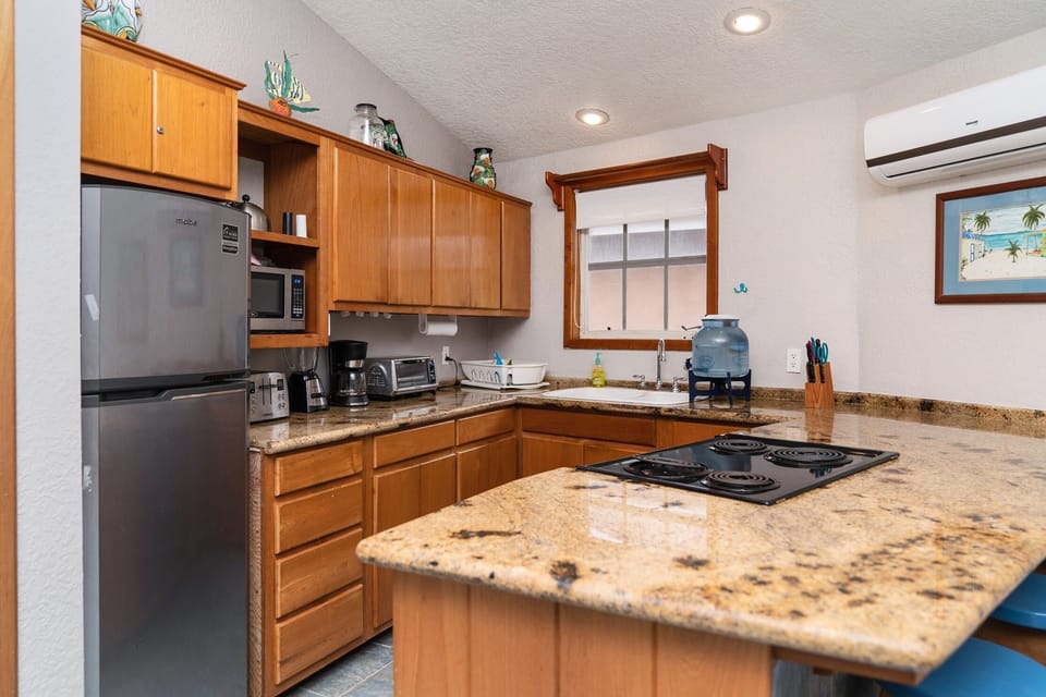 Nicely furnished kitchen