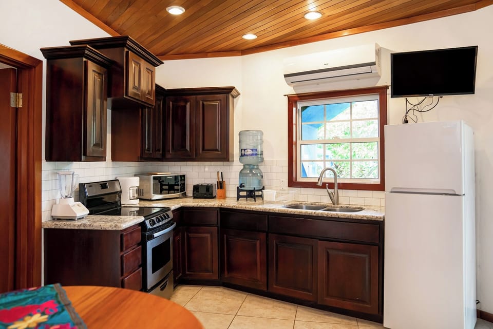 Fully equipped kitchen